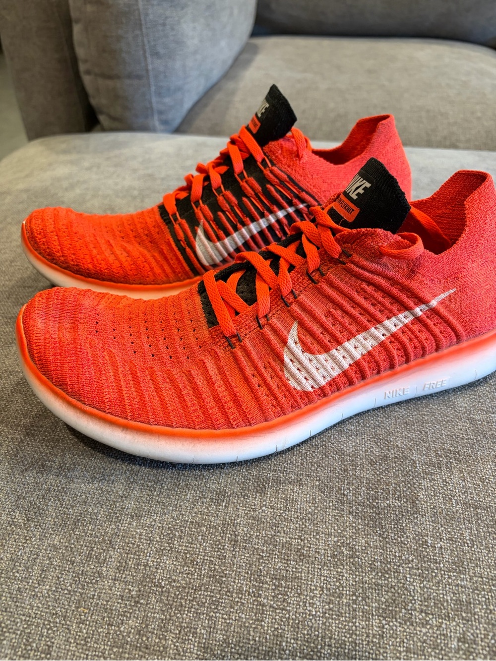 Nike Men’s Flyknit Free RN Running Shoes 10.5
